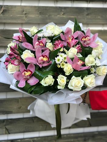 Букет цветов из: Розы и Хризантемы в Поливаново