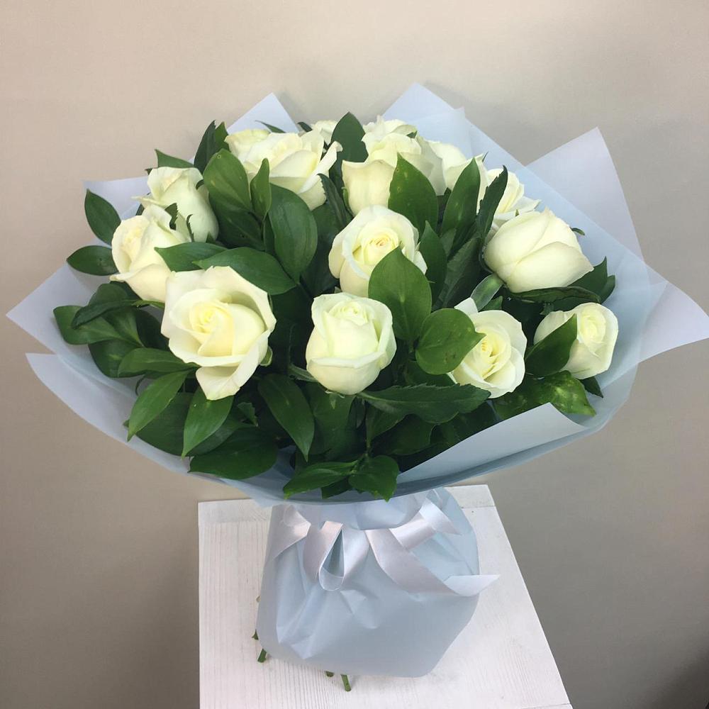 Букет 15 Белых роз Проуд в Поливаново