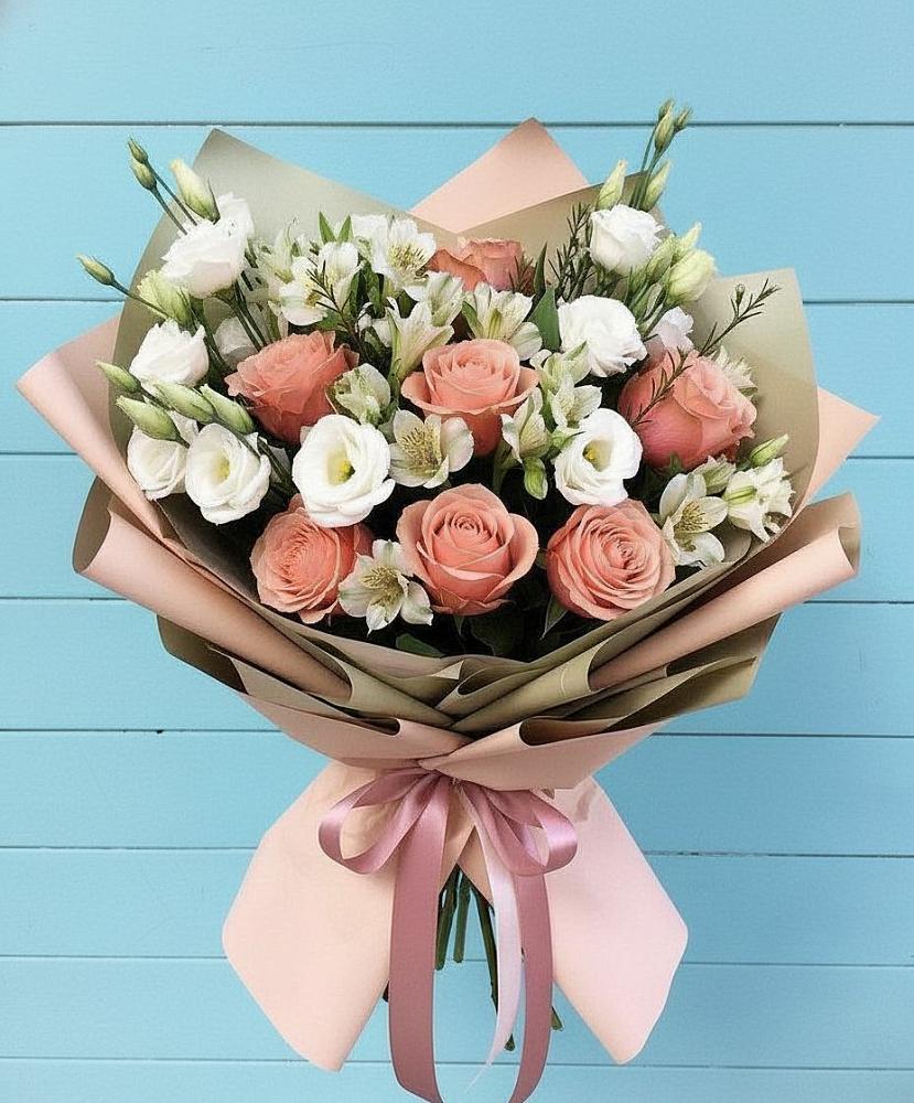 Букет цветов из: Розы, Альстромерии и Лизиантусы в Поливаново