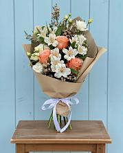 Букет цветов из:  Альстромерии, Лизиантусы, Розы и Хризантемы в Поливаново