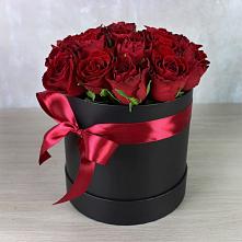 Цветочная композиция из Розы в шляпной коробке в Поливаново