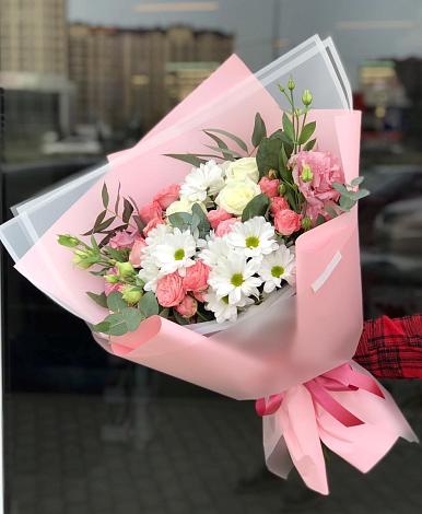 Букет цветов из: Розы, Лизиантусы и Хризантемы в Поливаново