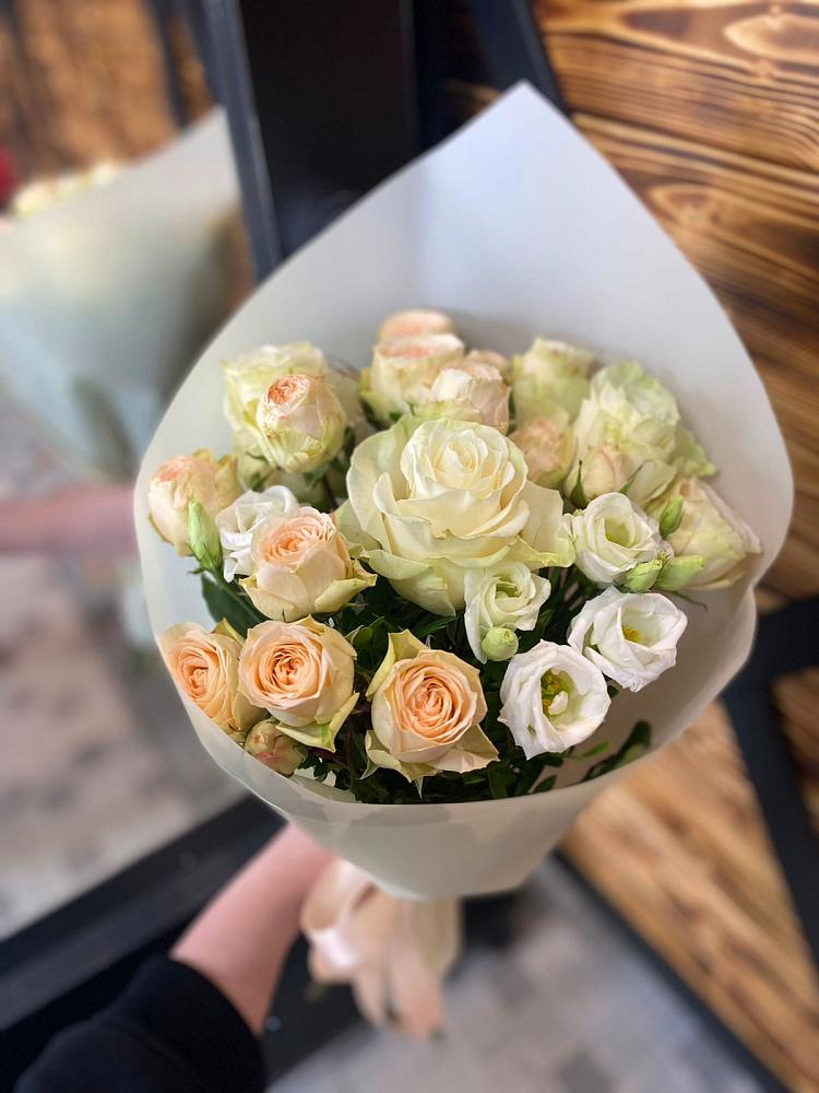 Букет цветов из: Розы и Лизиантусы в Поливаново